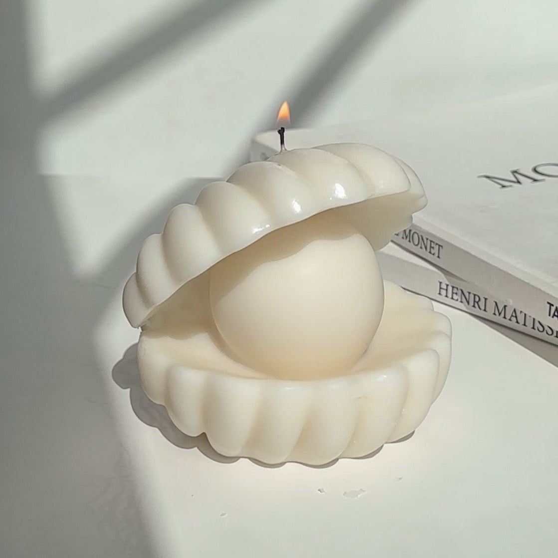 Pearl Clam Shell